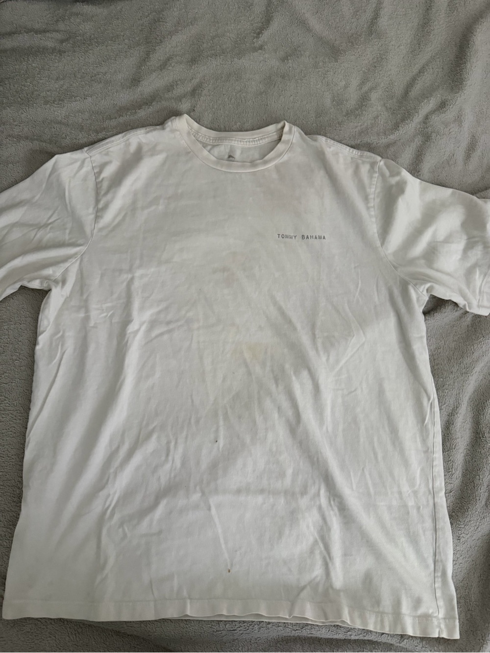Tommy Bahama White Short-Sleeve Crewneck Tee with Small Chest Logo